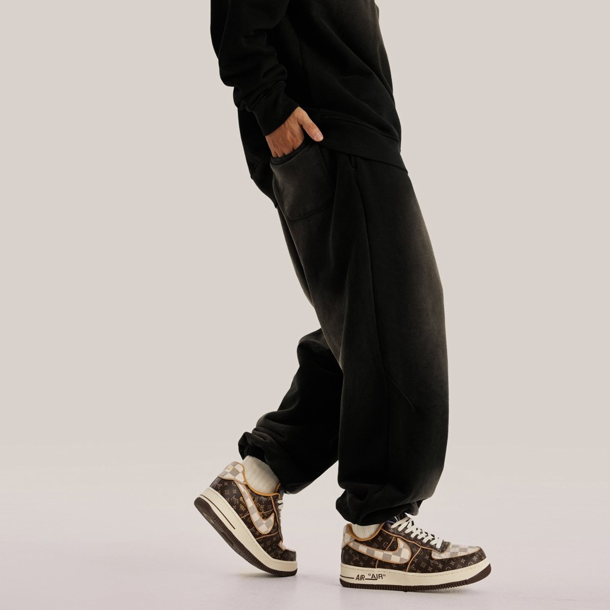 FLAME - Smoky Black Sweatpants